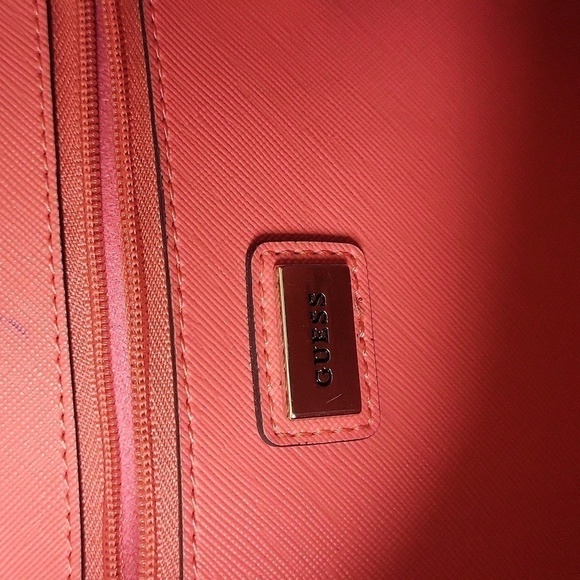 GUESS handbag/cross body bag in Coral color - Picture 10 of 16